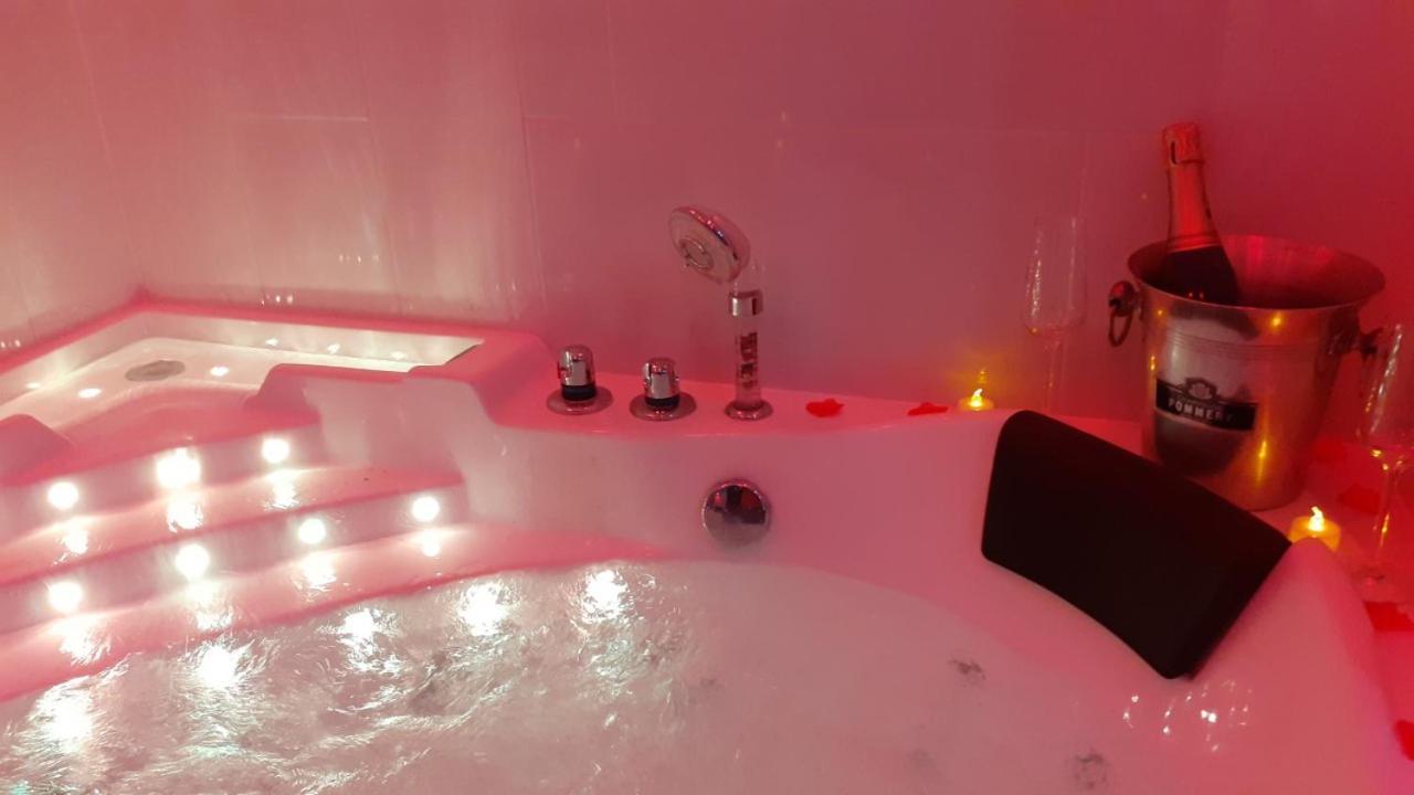 Le Bijou Appartement Avec Jacuzzi Et Sauna Privatif Terrasse Plein Sud Clim Parking Privatif Bandol Εξωτερικό φωτογραφία